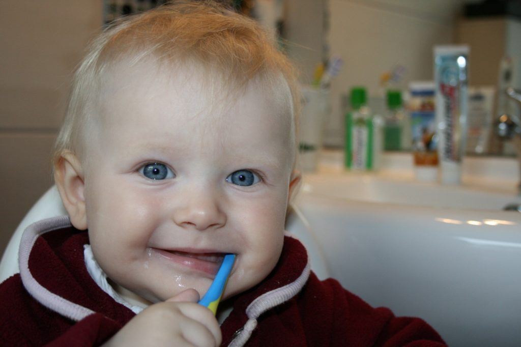 How to Brush Toddler Teeth: A Handy Guide for Parents